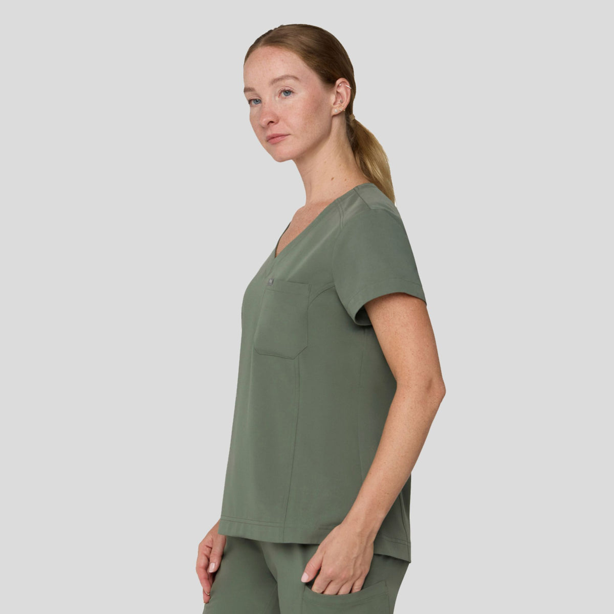 Tempo Women's 1 Pocket Top | Olive
